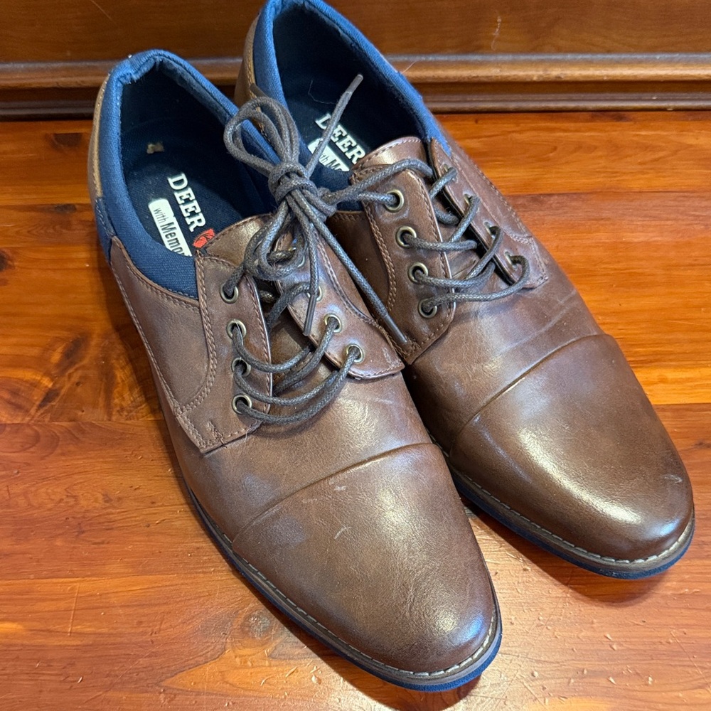 Deer Stags Truckee with memory foam in Brown with Blue Accents